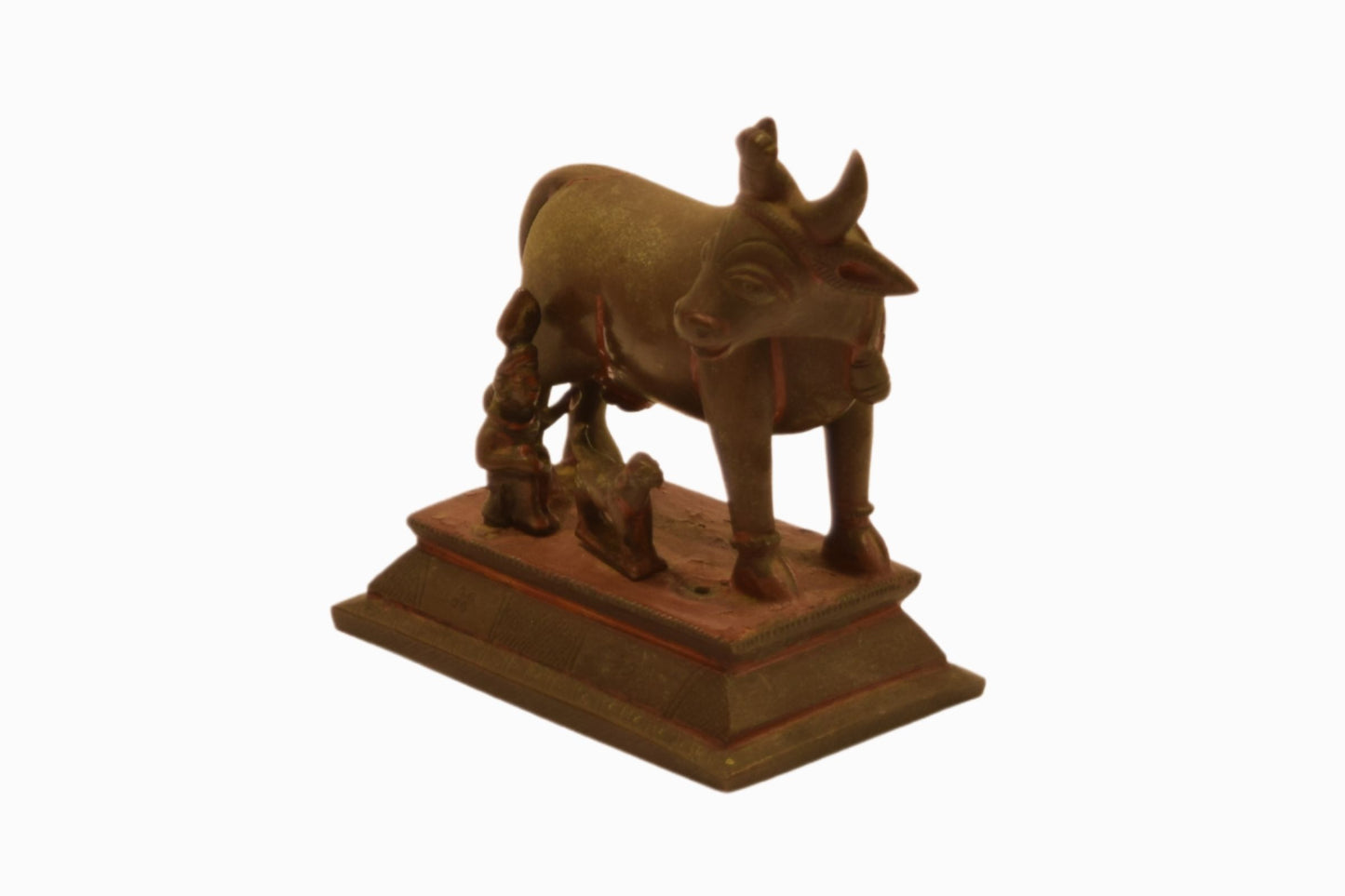 A pair of bronze cows