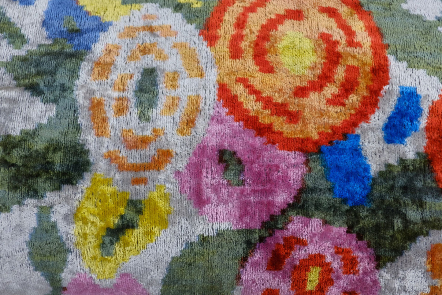 Uzbeki patterned velvet cushion