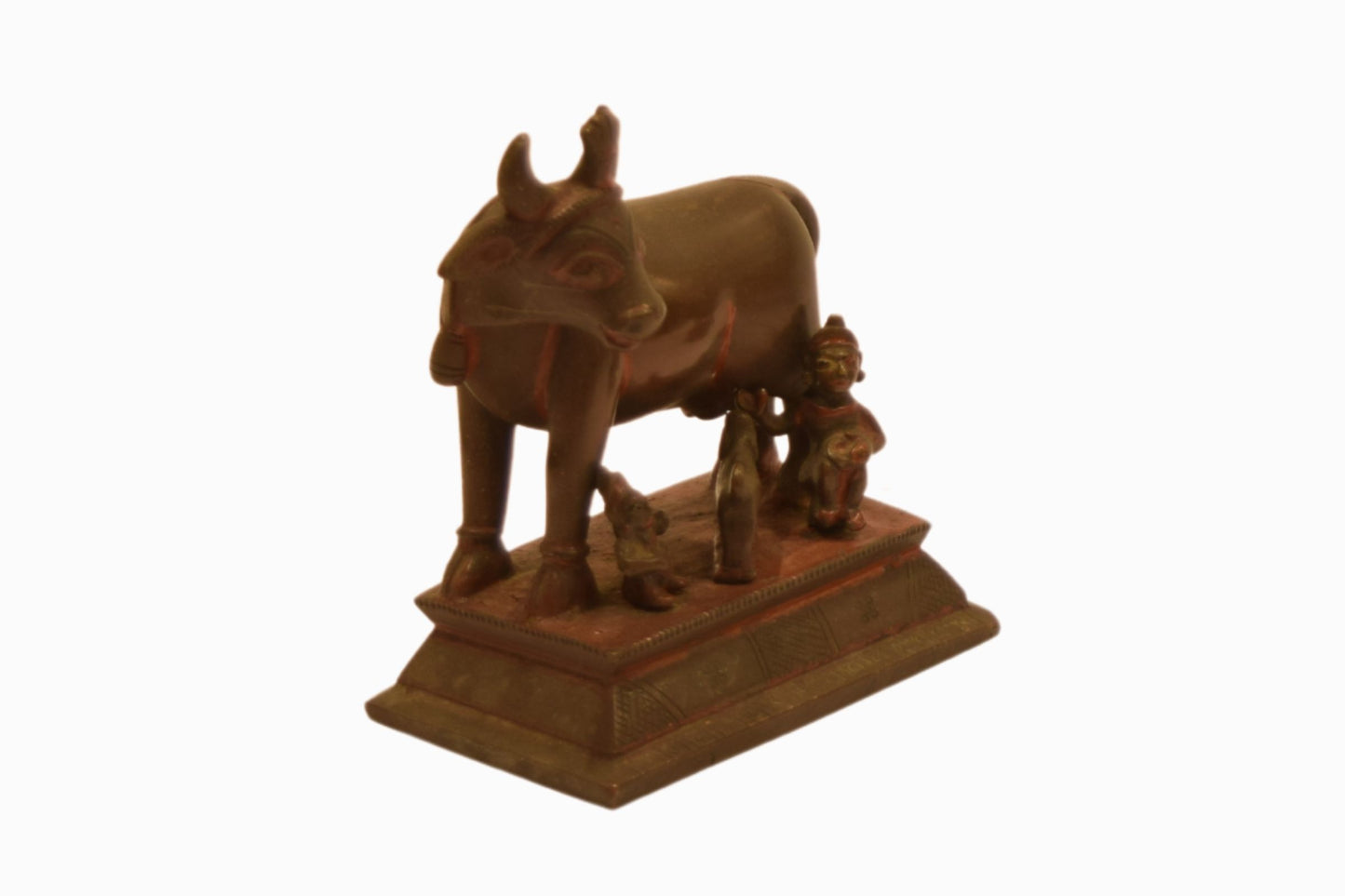 A pair of bronze cows