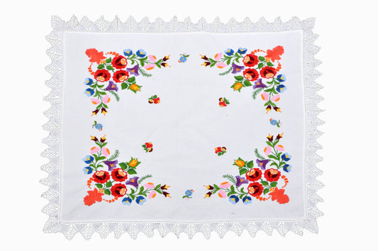 LACE EDGED EMBROIDERED TABLE CLOTH