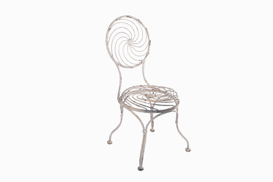 UNA SILLA DE DIAFRAGMA REGENCIA BLANCA