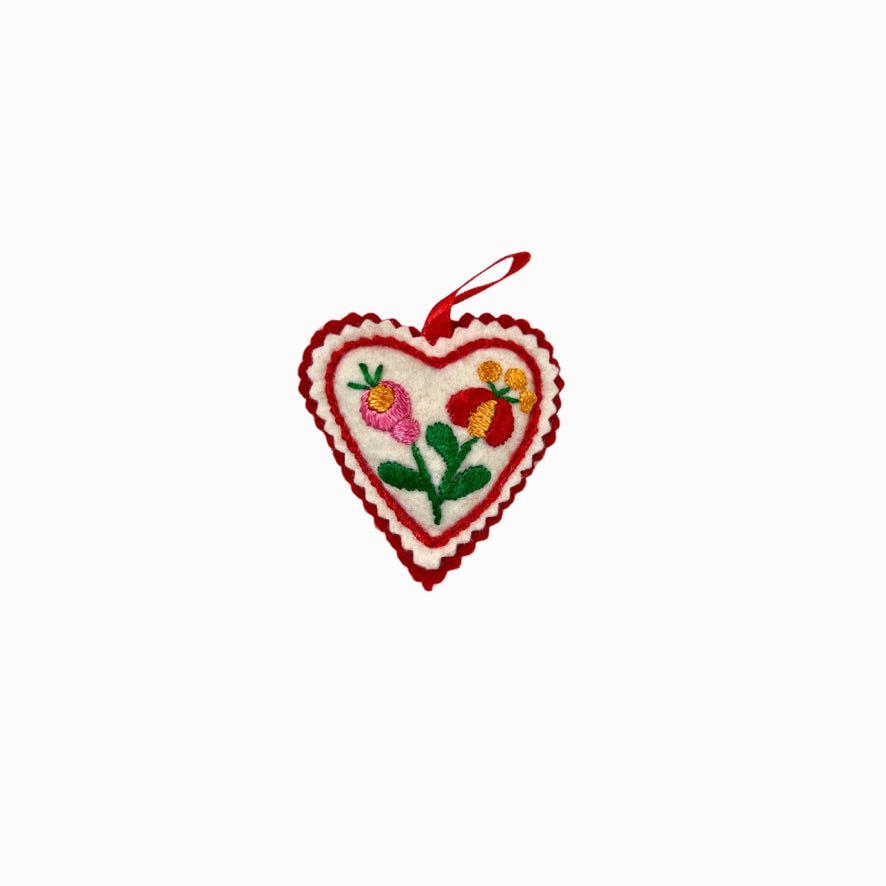 Corazón de fieltro húngaro- PEQUEÑO