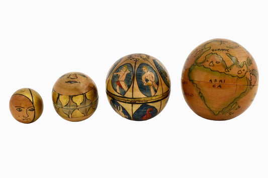 Set of vintage nesting globes