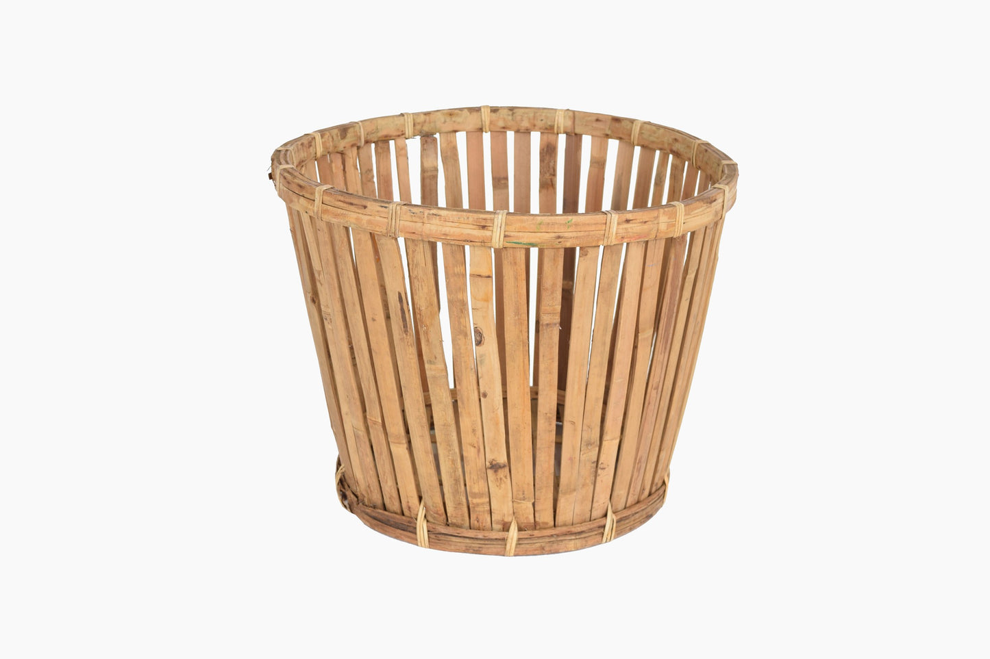 Cesta de bambú partida