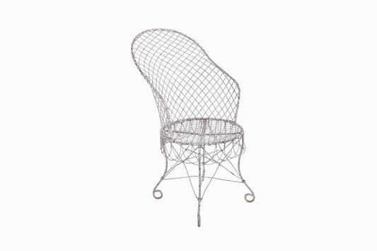 UNA SILLA DE JARDÍN REGENCIA BLANCA