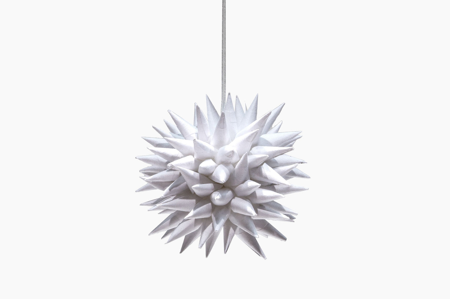 DECORACIONES DE PICO DE PAPEL BLANCO