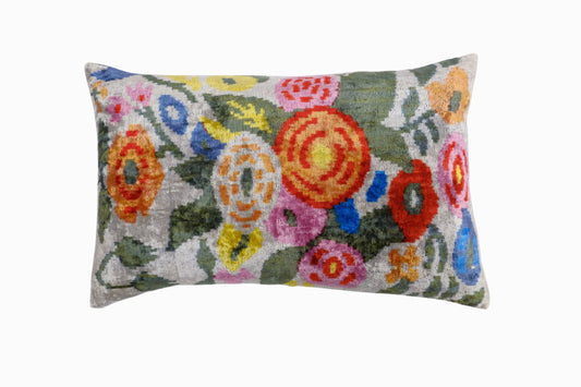 Uzbeki patterned velvet cushion