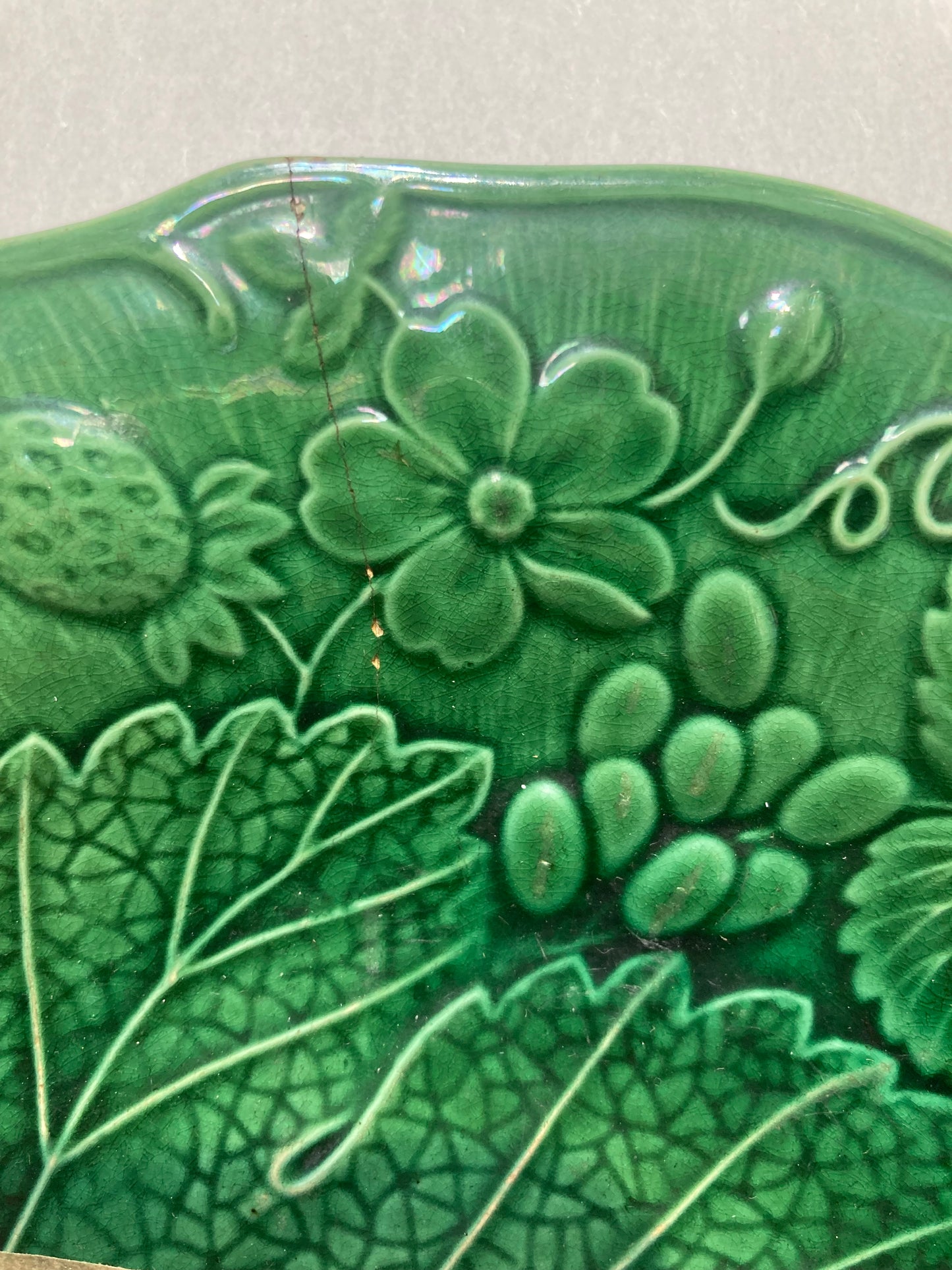 Victorian green leaf plates Group 1