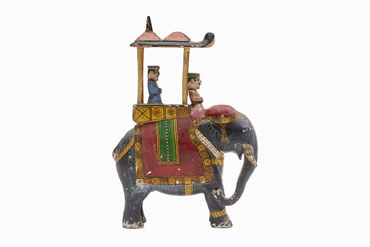 Elefante de madera pintada