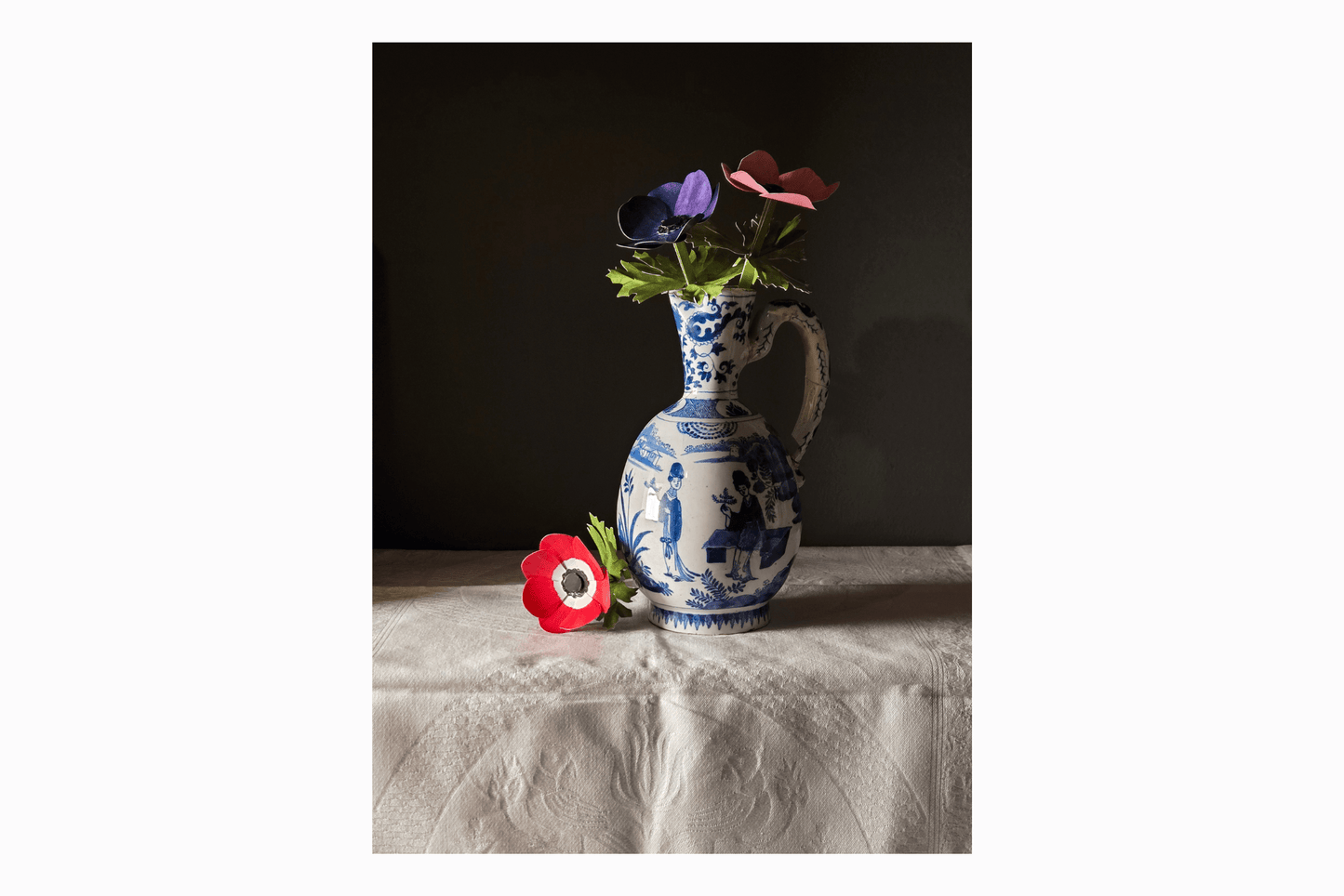 Flat pack paper anemones