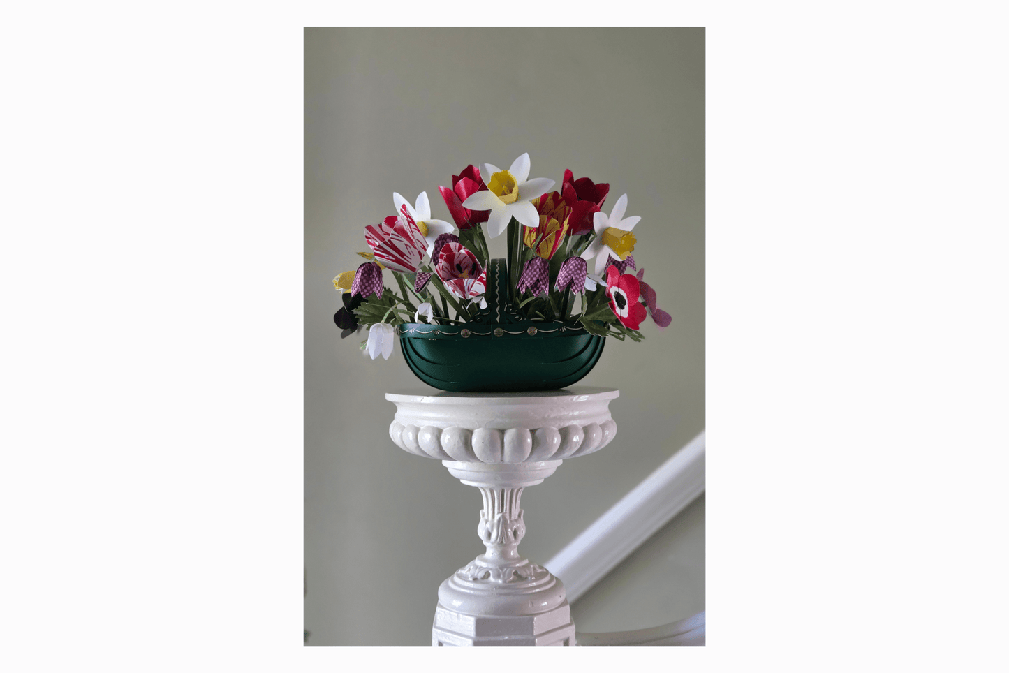 Flat pack paper tulips