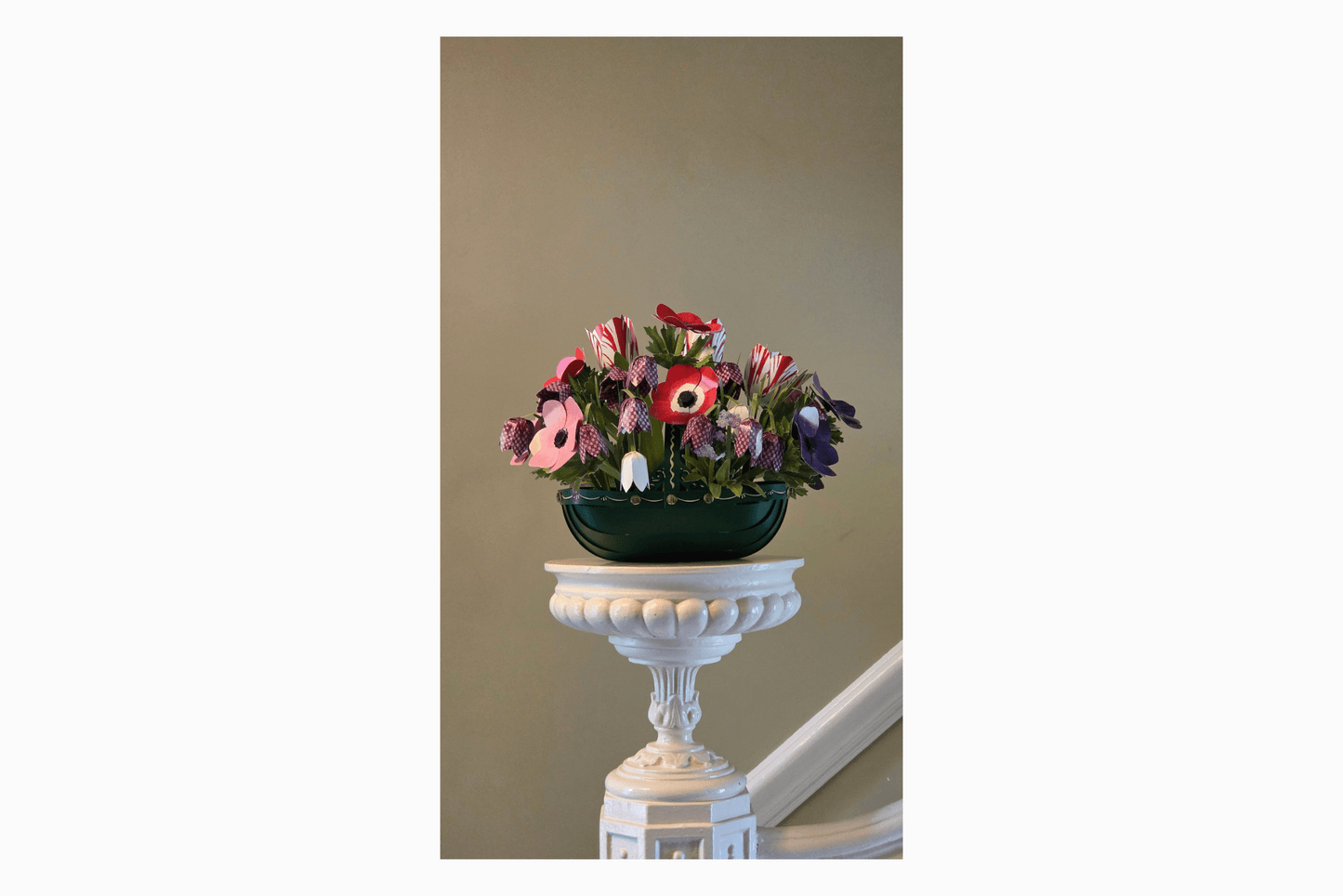 Flat pack paper Snake's Head flowers