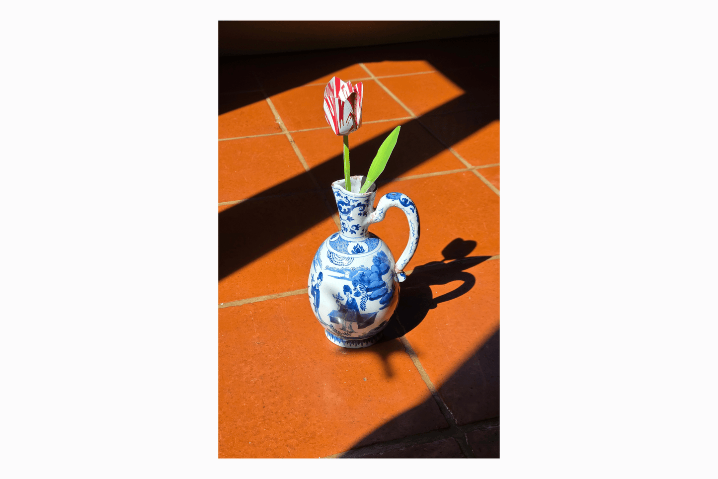 Flat pack paper tulips