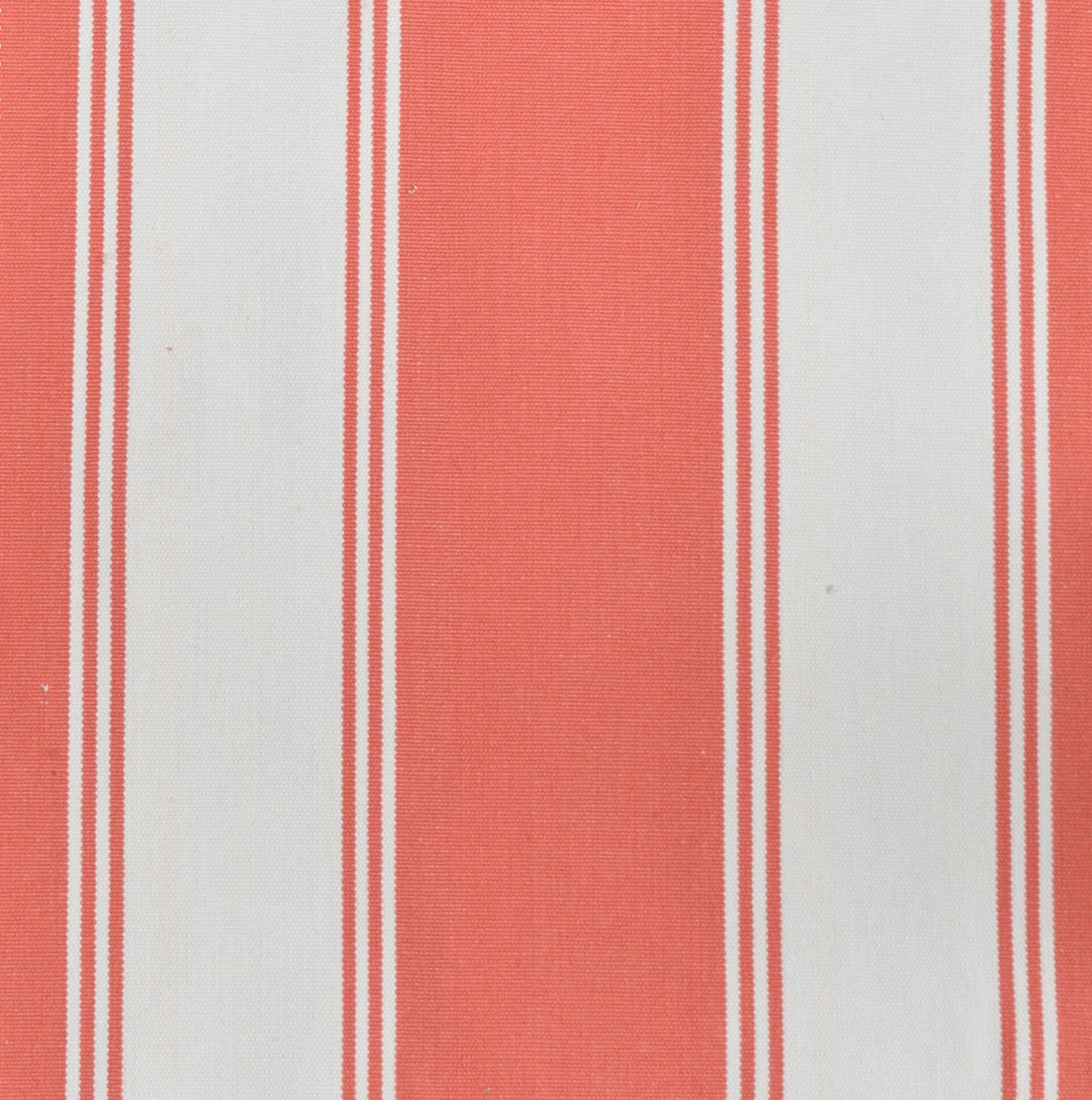 CANAPÉ PALM SPRINGS GUNMETAL, COUSSINS CORAIL ET CRÈME COUSSINS STRIPE