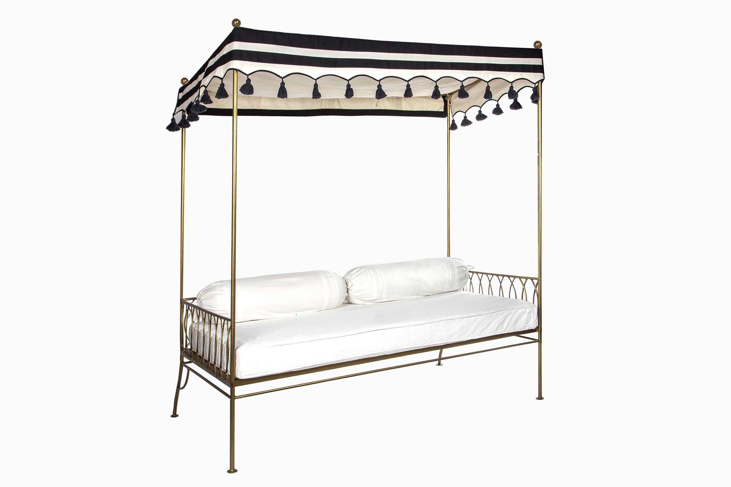 Daybed tent outlet