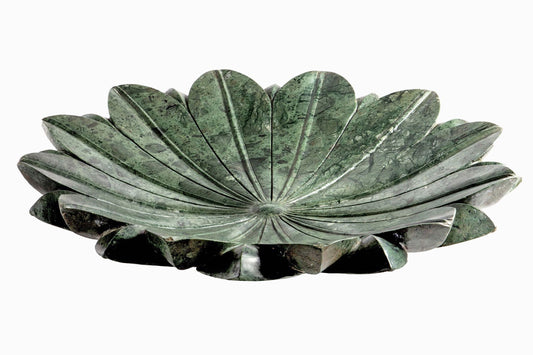 Très grand plat de fleur de lotus en marbre vert